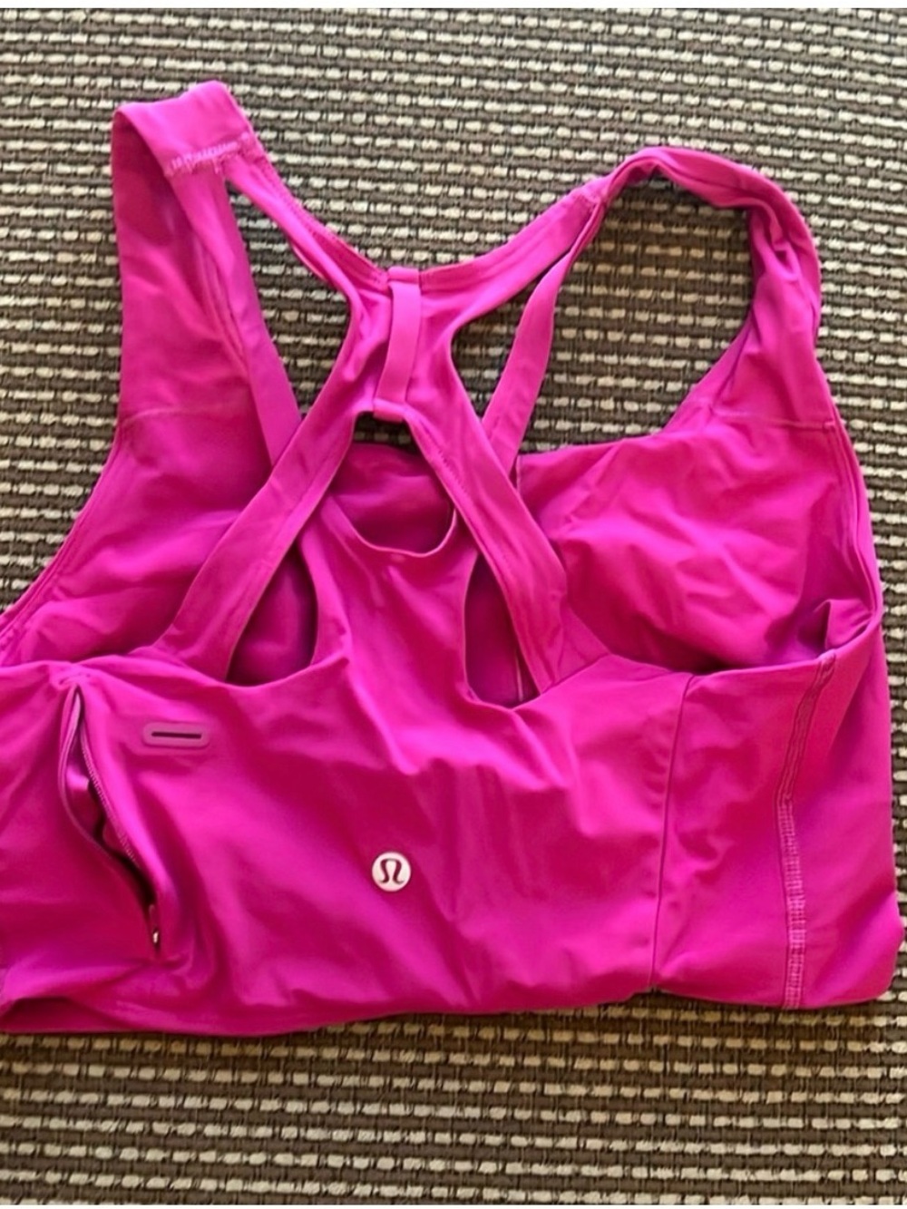 EUC Lululemon Stash it Bra size 6 Ripened Raspberry - Picture 4 of 5
